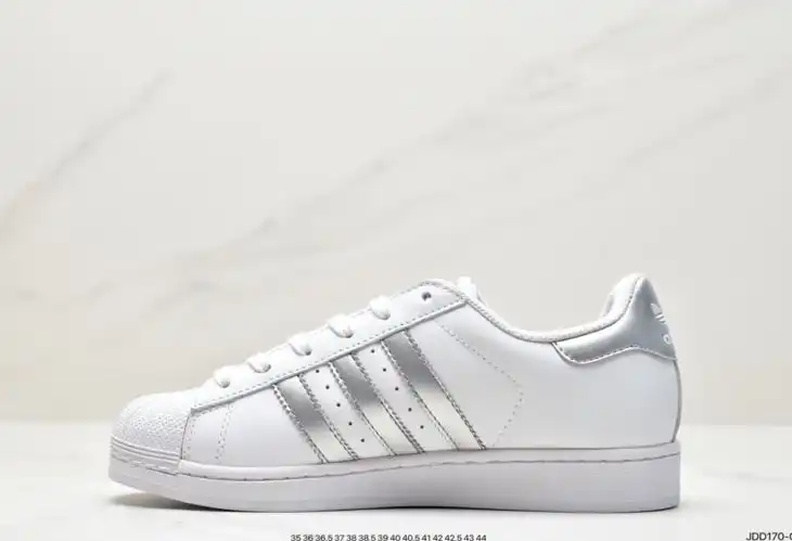 hype Adidas Sneakers