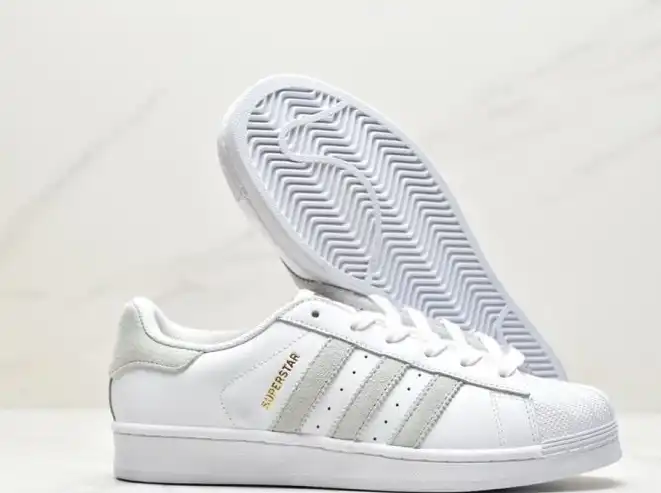 hype Adidas Sneakers