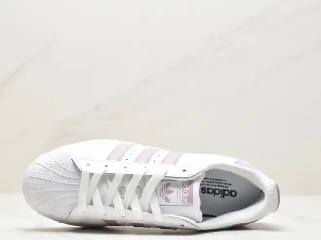 hype Adidas Sneakers