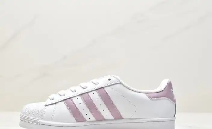 hype Adidas Sneakers