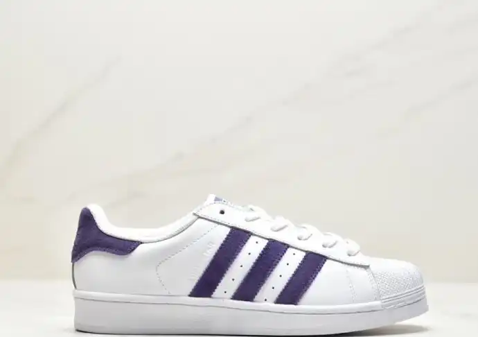 hype Adidas Sneakers