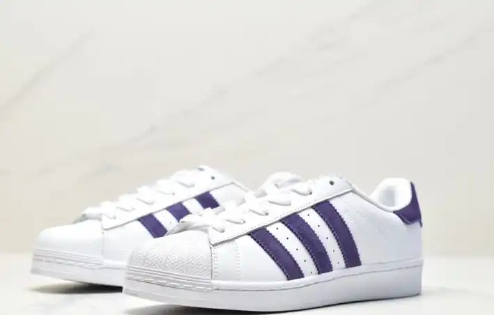 hype Adidas Sneakers