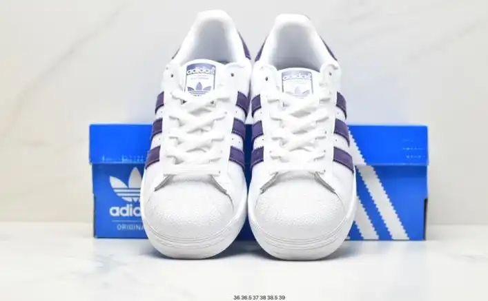 hype Adidas Sneakers