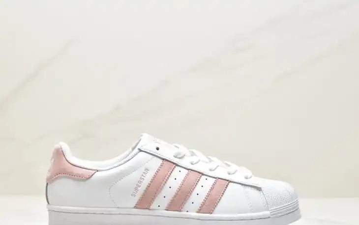 hype Adidas Sneakers