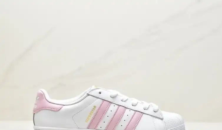 hype Adidas Sneakers