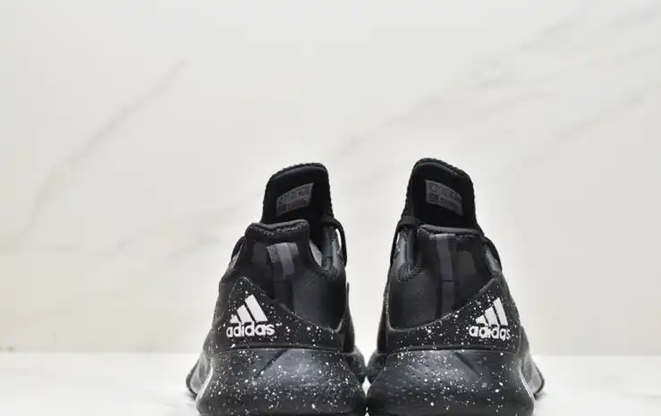 hype Adidas Sneakers