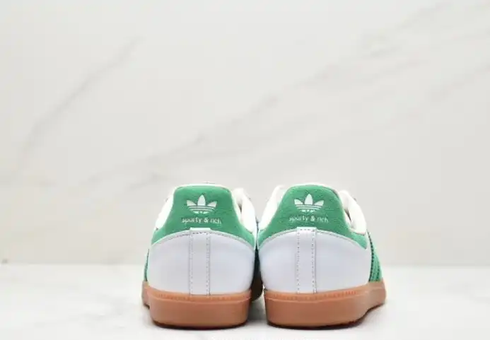 hype Adidas Sneakers