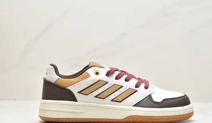 hype Adidas Sneakers