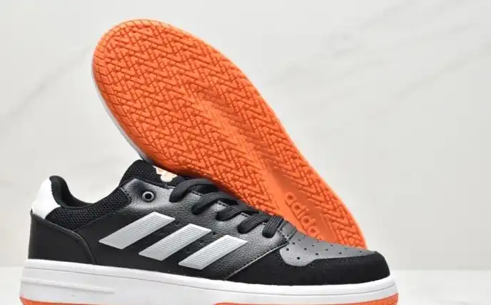 hype Adidas Sneakers