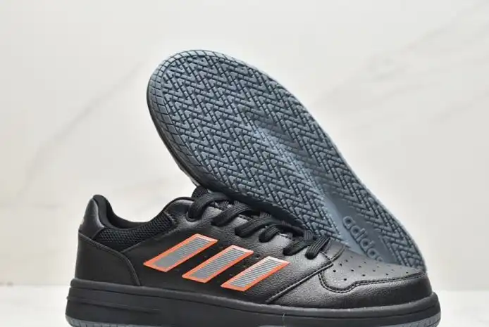 hype Adidas Sneakers