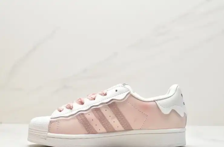 hype Adidas Sneakers