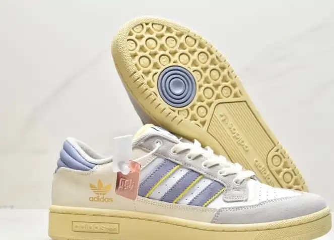 hype Adidas Sneakers