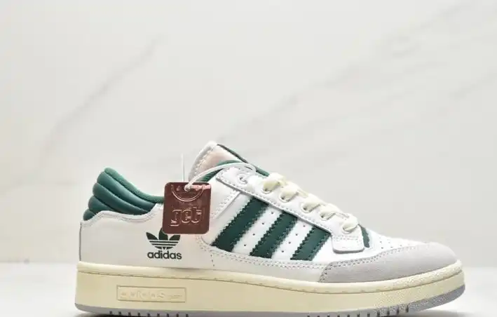 hype Adidas Sneakers