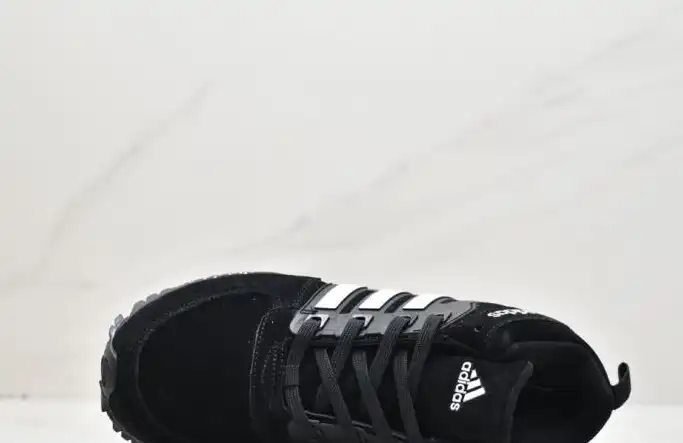 hype Adidas Sneakers