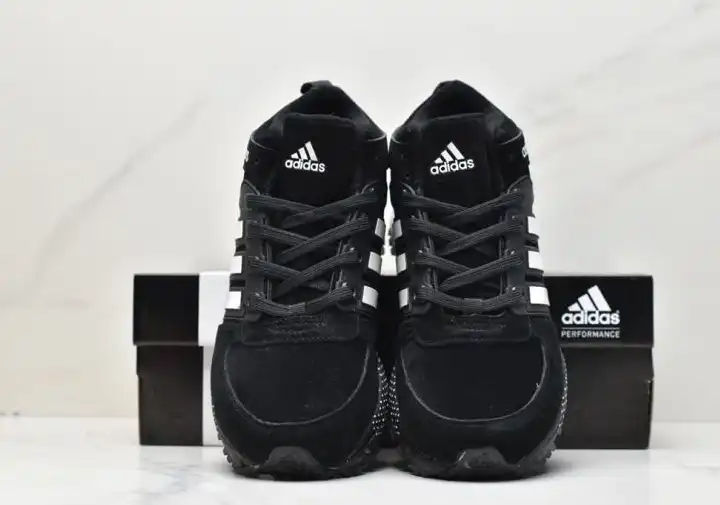 hype Adidas Sneakers