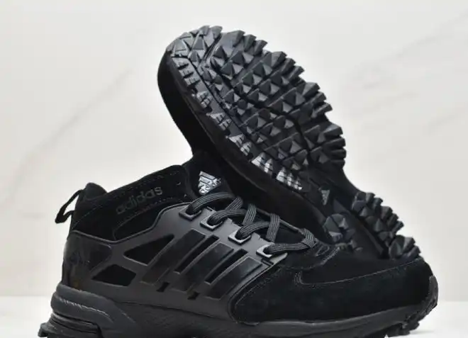 hype Adidas Sneakers