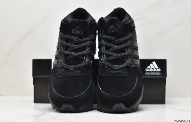 hype Adidas Sneakers