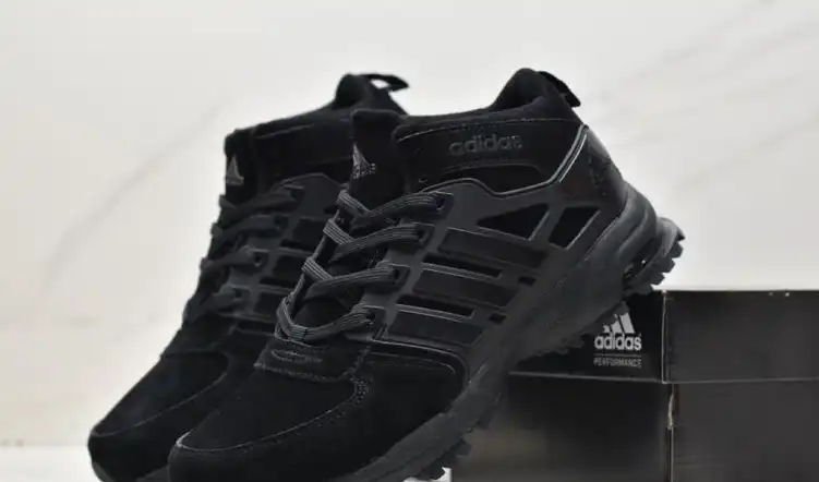 hype Adidas Sneakers