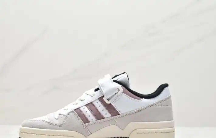 hype Adidas Sneakers