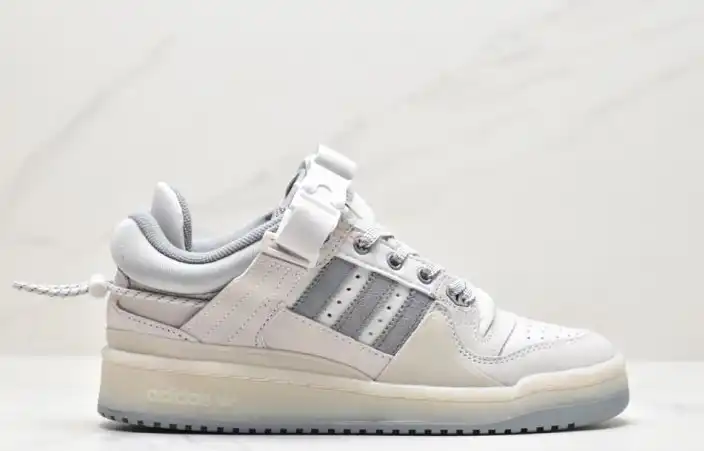 hype Adidas Sneakers