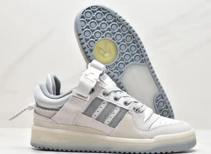 hype Adidas Sneakers