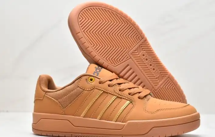 hype Adidas Sneakers