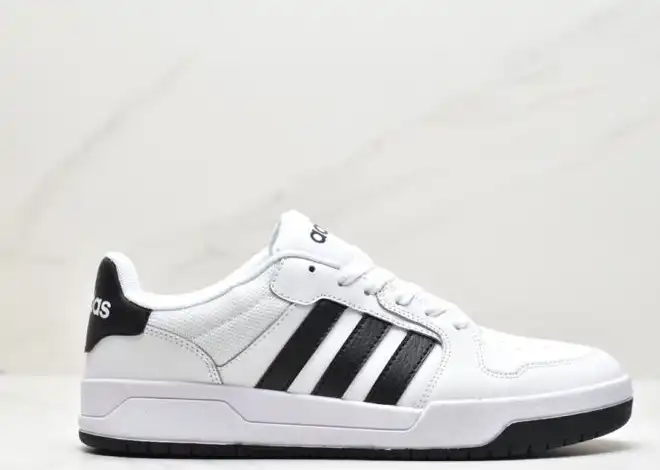 hype Adidas Sneakers