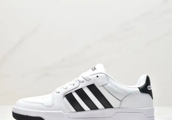 hype Adidas Sneakers