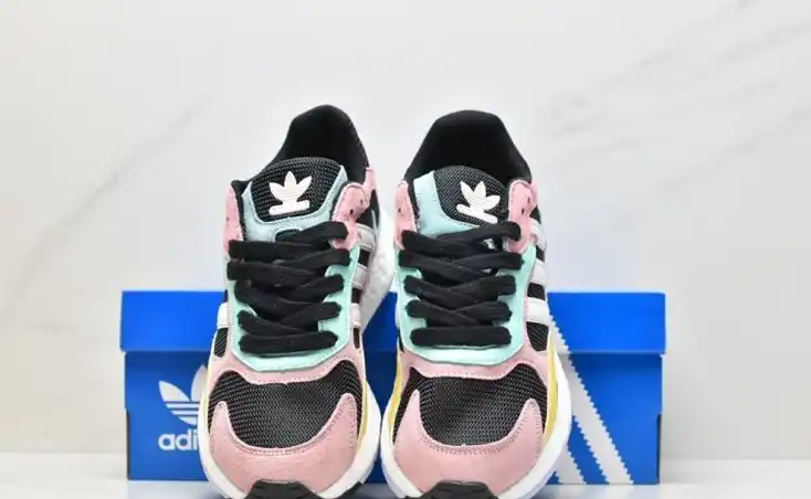 hype Adidas Sneakers