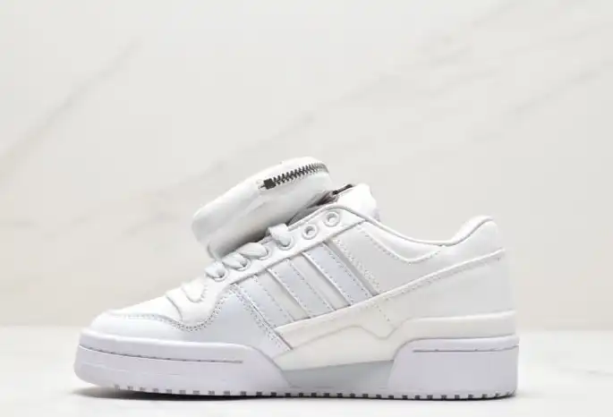 hype Adidas Sneakers