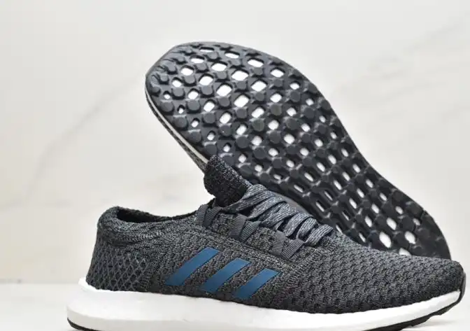 hype Adidas Sneakers