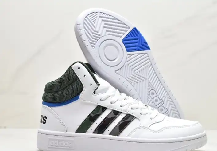 hype Adidas Sneakers