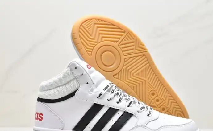 hype Adidas Sneakers