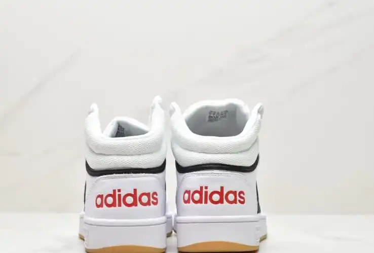 hype Adidas Sneakers