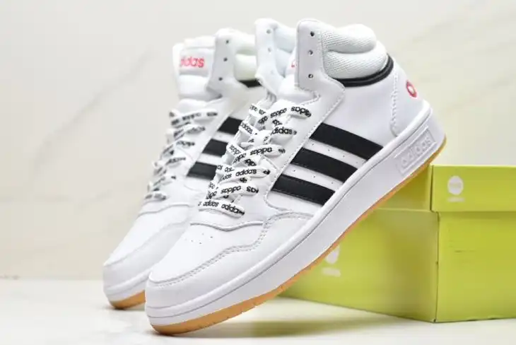 hype Adidas Sneakers