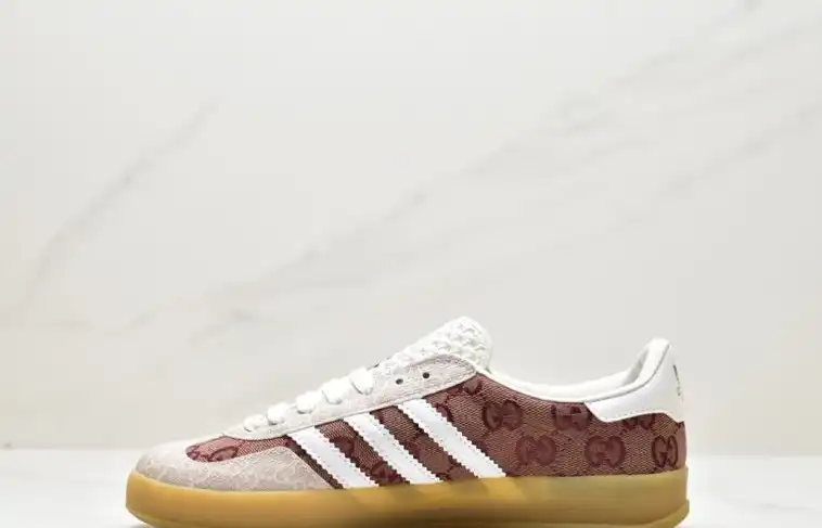 hype Adidas Sneakers