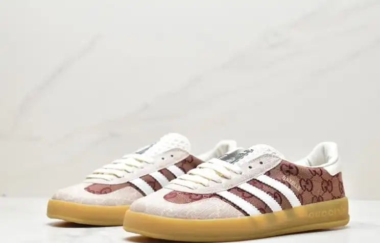 hype Adidas Sneakers