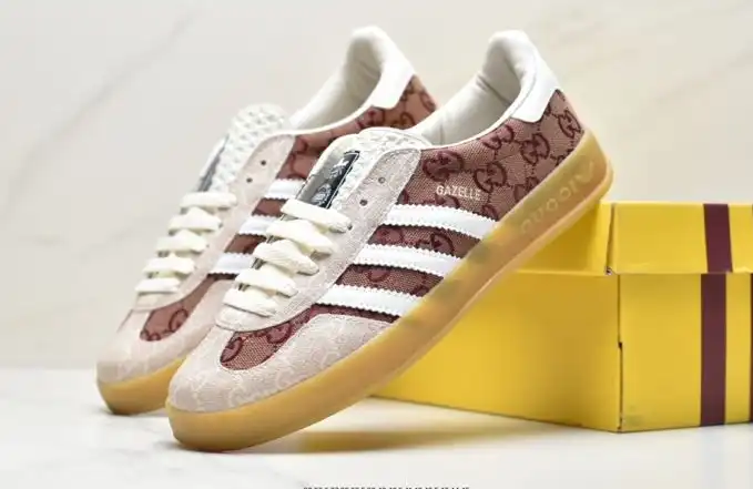 hype Adidas Sneakers