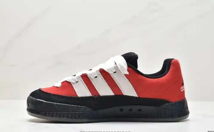 hype Adidas Sneakers