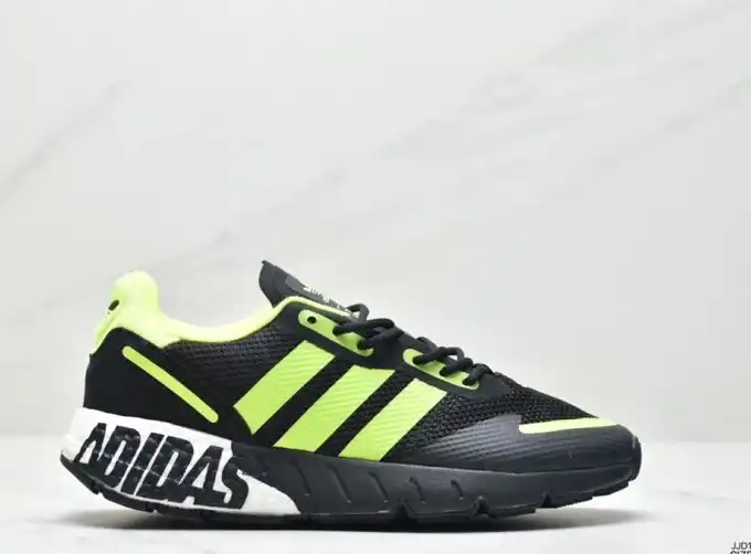 hype Adidas Sneakers