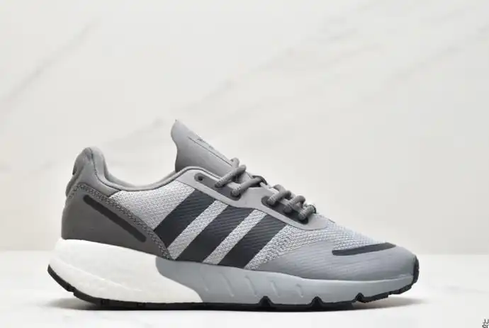 hype Adidas Sneakers