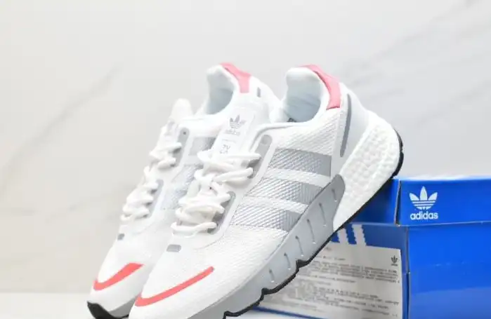 hype Adidas Sneakers