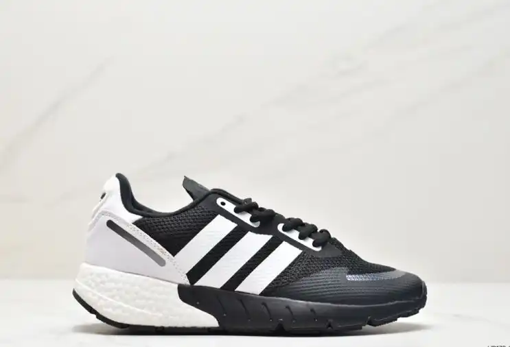 hype Adidas Sneakers