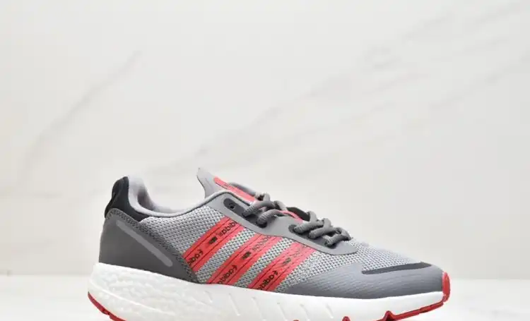 hype Adidas Sneakers