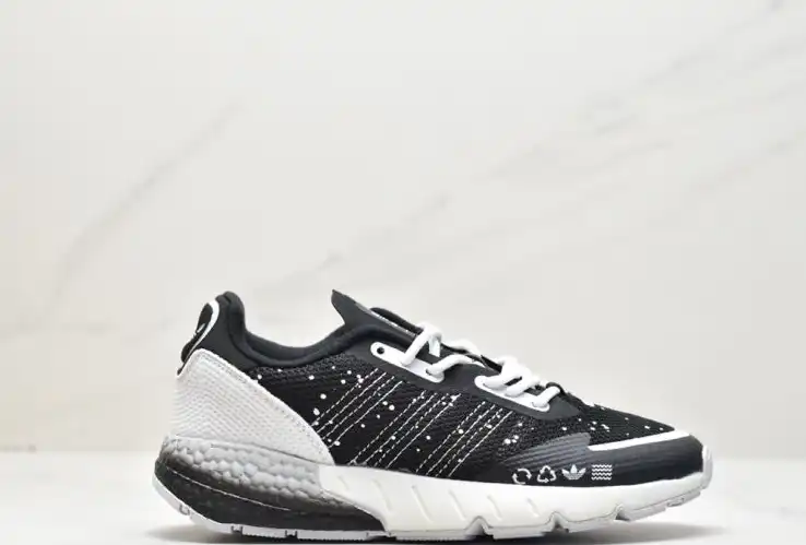 hype Adidas Sneakers