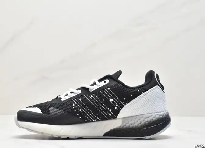 hype Adidas Sneakers