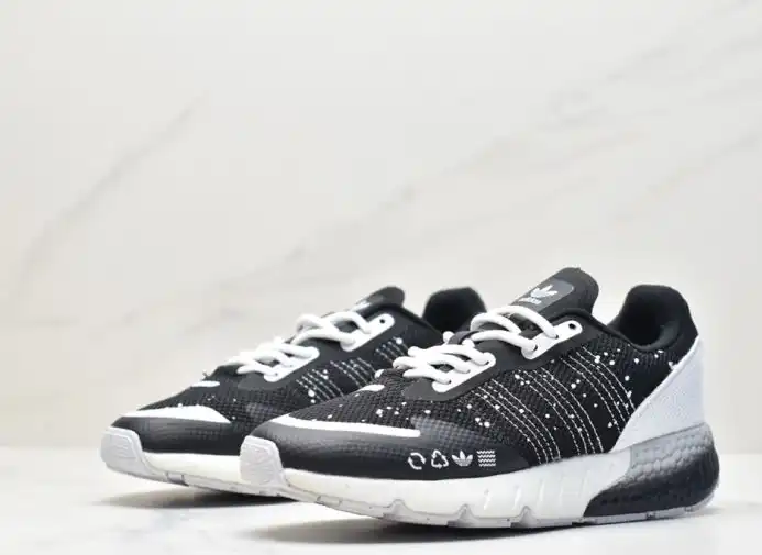 hype Adidas Sneakers