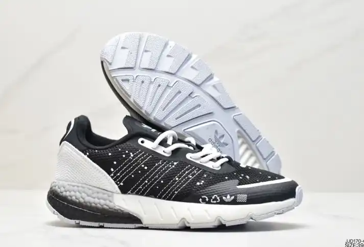 hype Adidas Sneakers