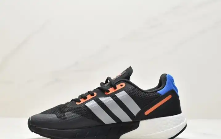 hype Adidas Sneakers