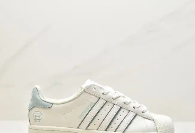 hype Adidas Sneakers